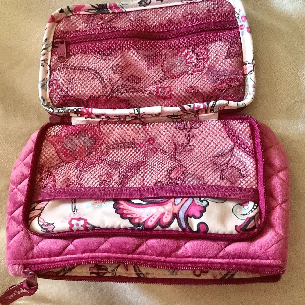 New Vera Bradley Quilted Compact Makeup Cosmetic Organizer Zip Bag Magenta Pink